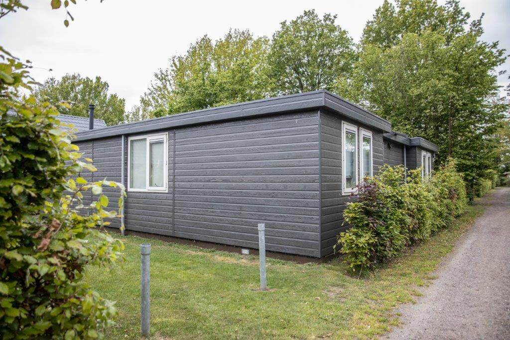 002-19-bungalow-schuin-aanzicht