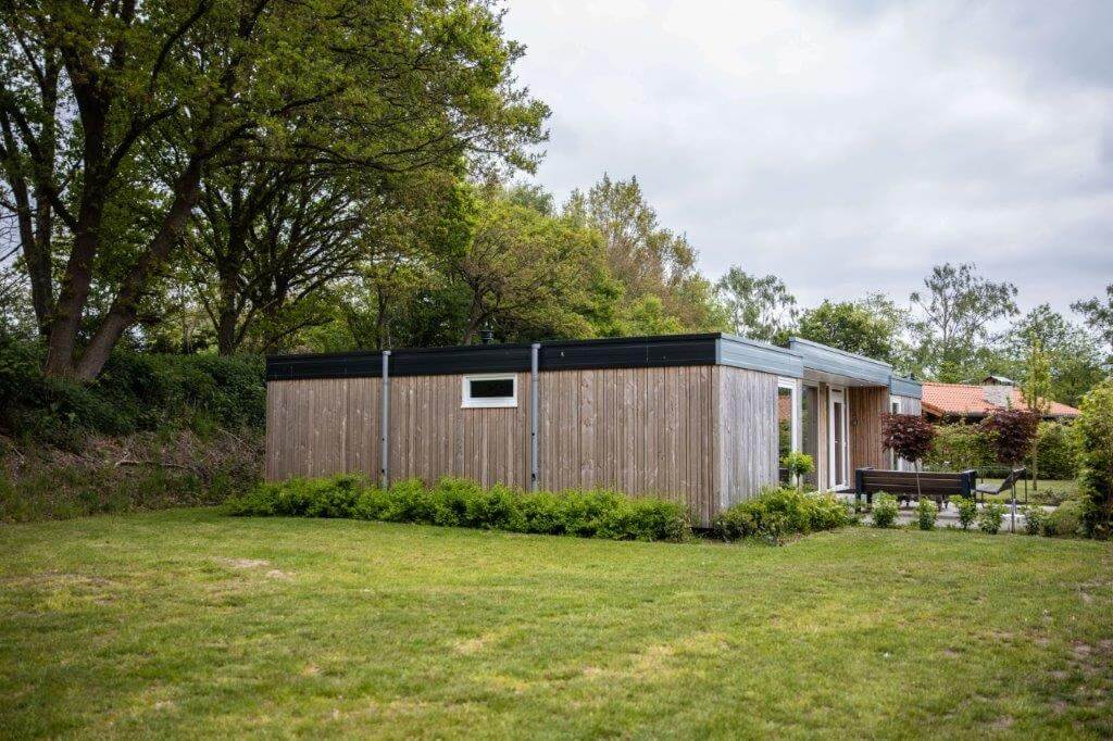 003-23-bungalow-buiten-zijkant