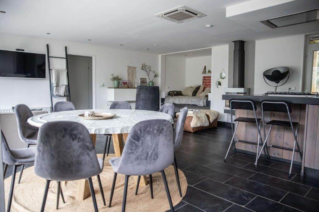 019-23-bungalow-woonkamer