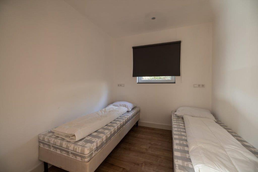Bungalow 12 - slaapkamer (2)