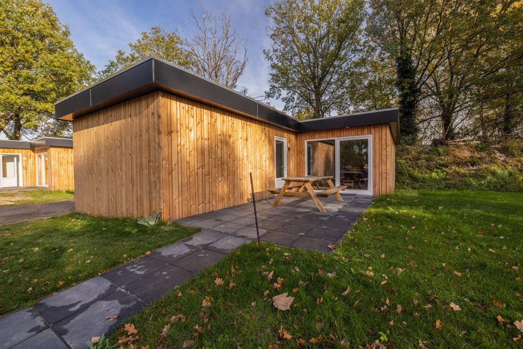 Bungalow 14 - aanzicht 3