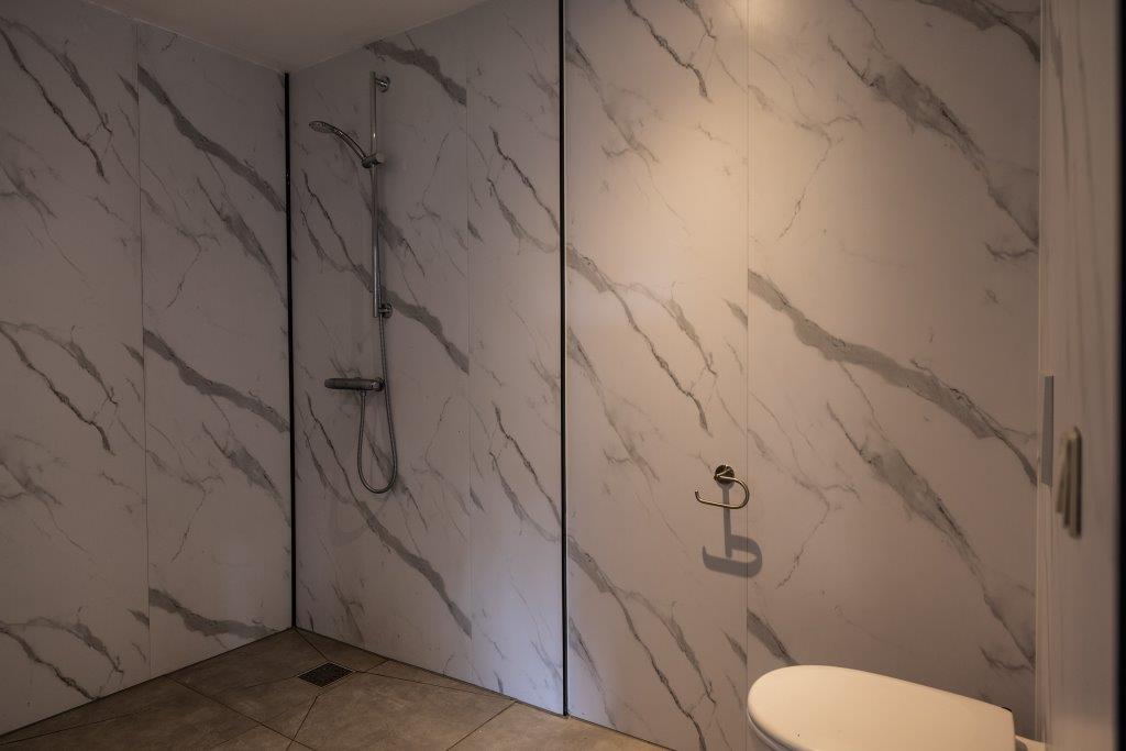 Bungalow 14 - badkamer 2