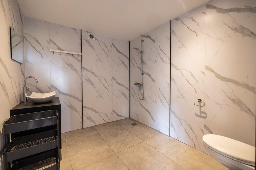 Bungalow 14 - badkamer