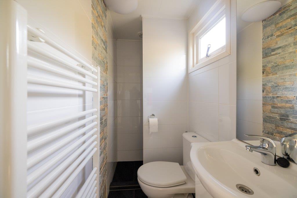 Bungalow 15 en 17 badkamer 1